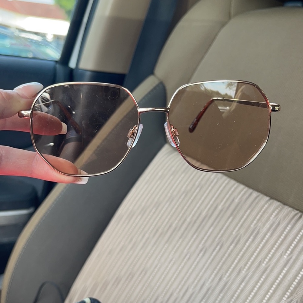 Kittenish sunglasses rose gold
